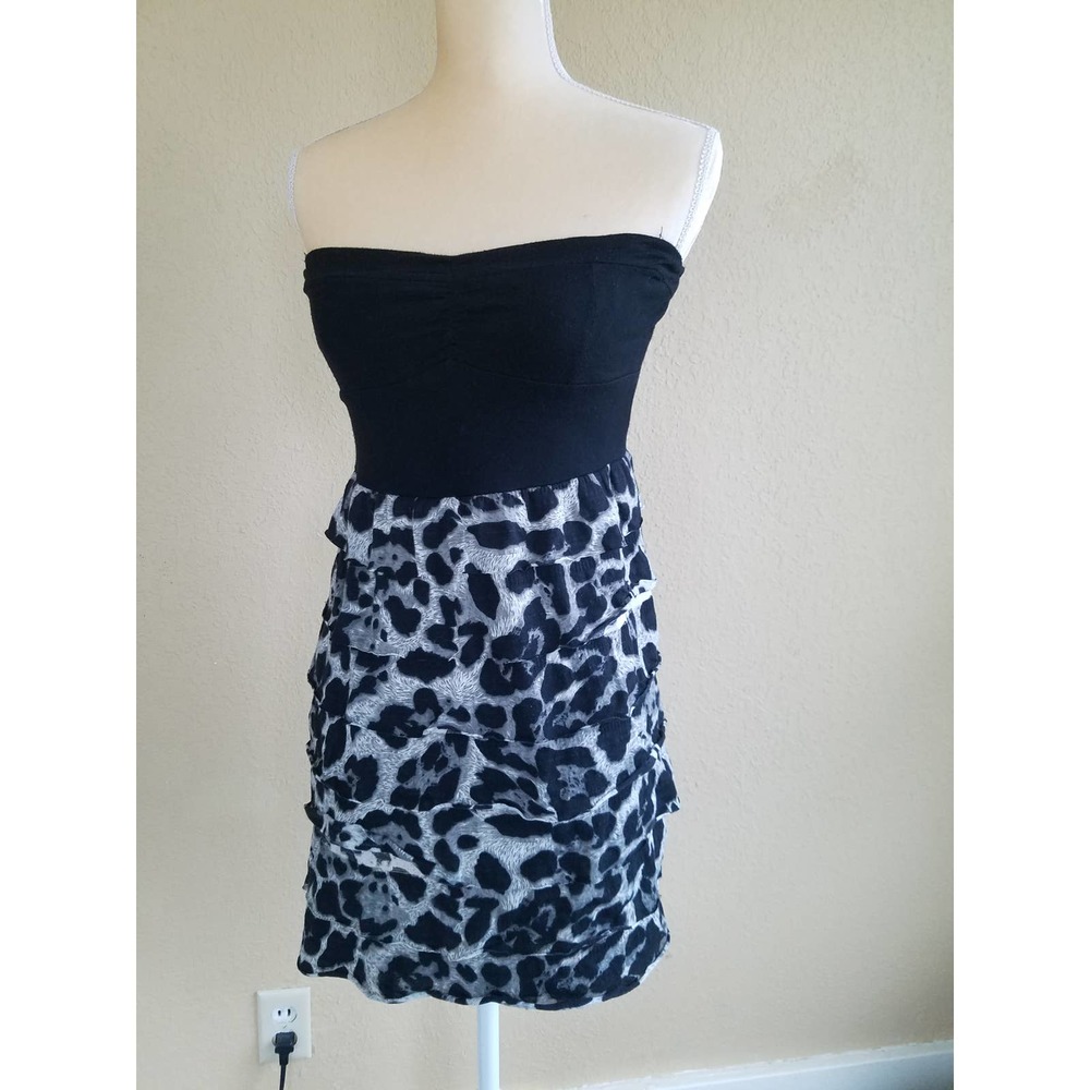 Wet Seal Strapless Ruffle Tube Top